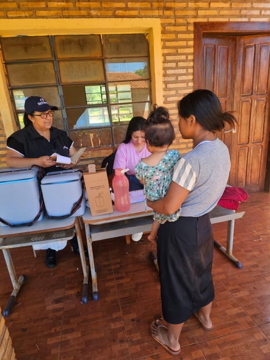 Atención extramural a comunidad indígena de Minga Porã