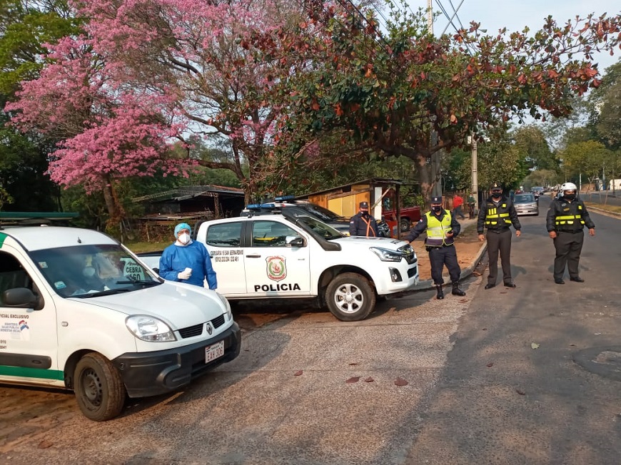 COVID-19: Personal sanitario apoya controles en San Bernardino