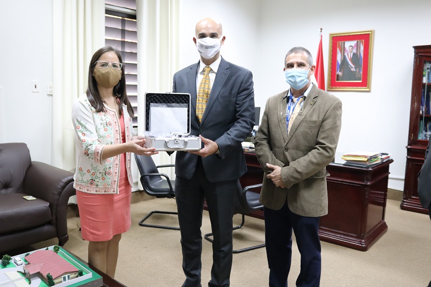 Entregan vídeolaringoscopios a la V Región Sanitaria