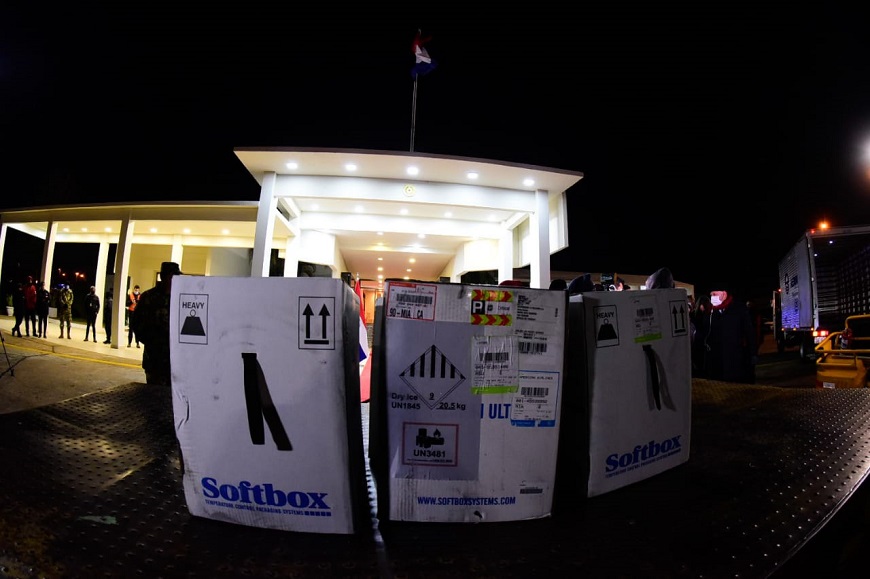 Embarque de vacunas Pfizer llega con 33.930 dosis